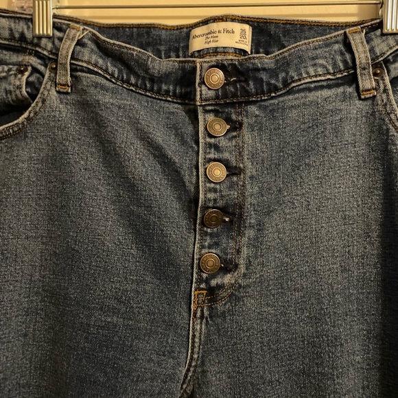 Abercrombie and Fitch The Mom High Rise Blue Denim Jean Size 35/20 Short - Picture 4 of 15